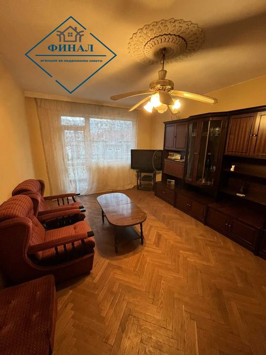 Продава се 4-стаен тухлен апартамент в гр. Велики Преслав