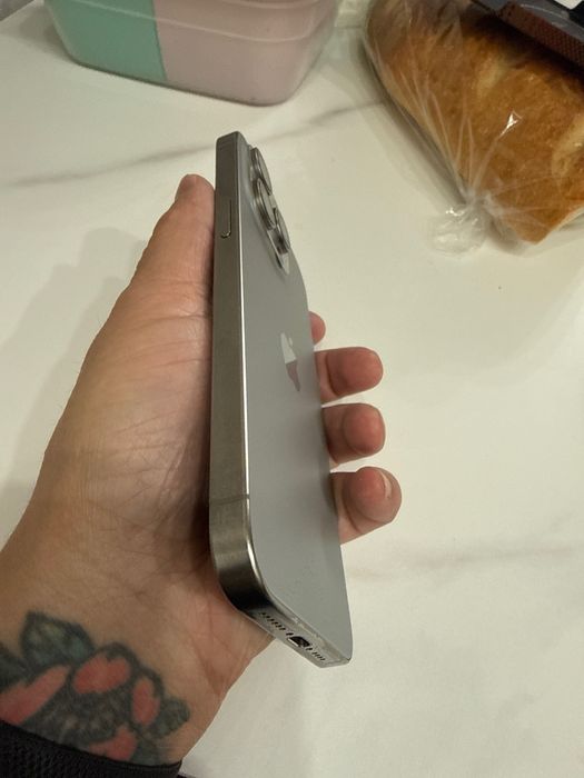 Продам iphone 15 pro max 256 гб