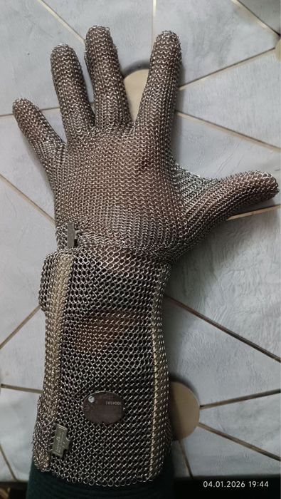 Железная перчатка