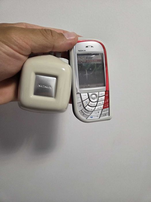 Nokia 7610 extrem de frumos + charger fashion bonus