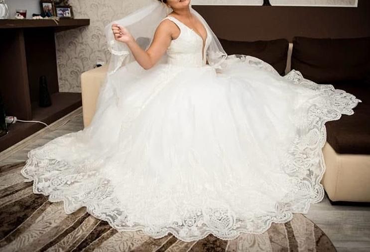 Vand rochie de mireasa