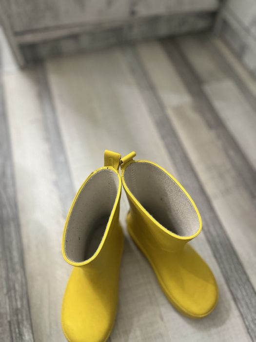 Гумени жълти ботуши