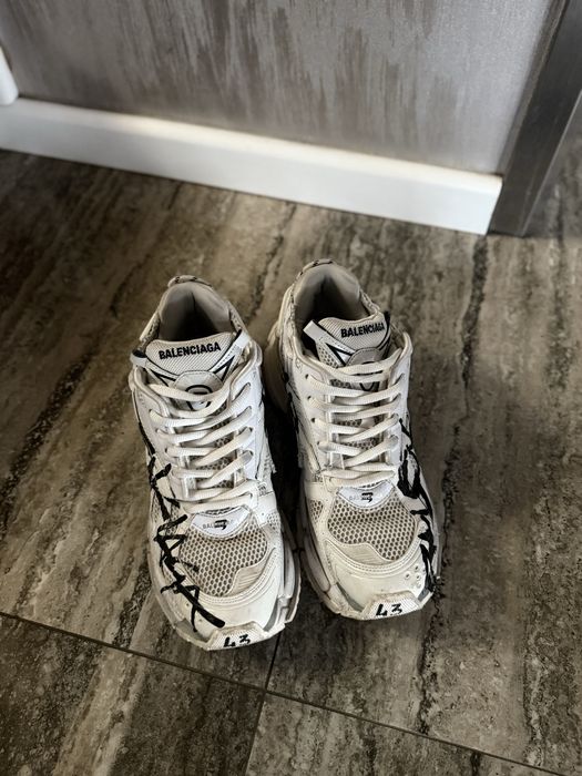 Balenciaga Runner Graffiti