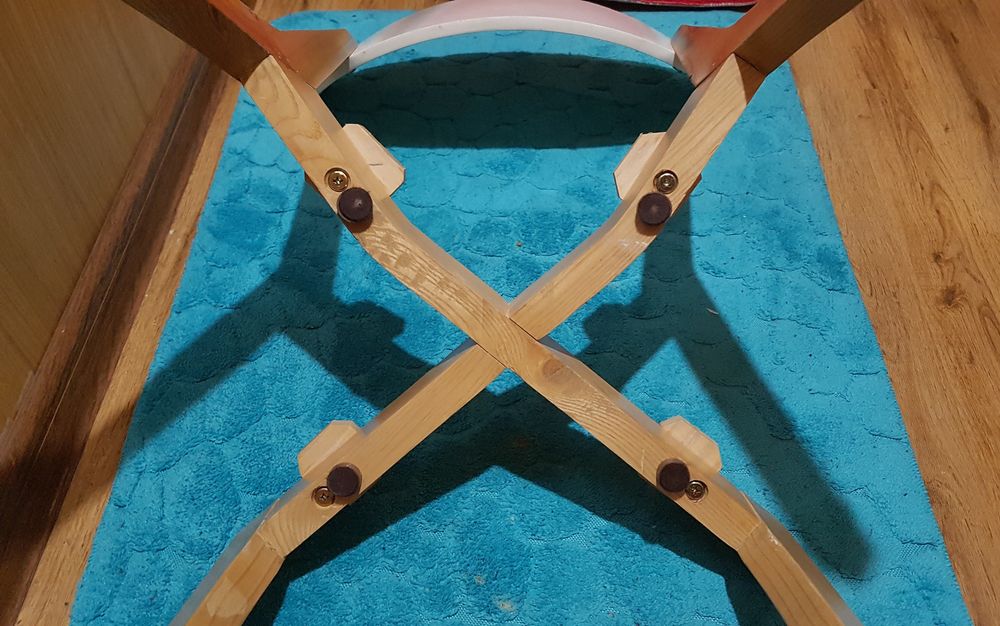 Стул деревянный!