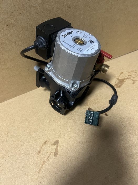 Pompa recirculara vaillant in stare perfecta de fuctionare