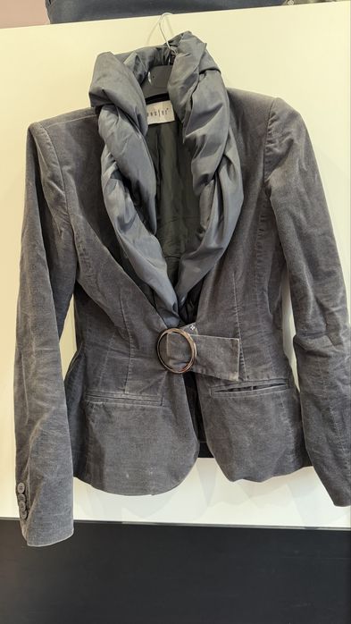 дамско сако сиво.