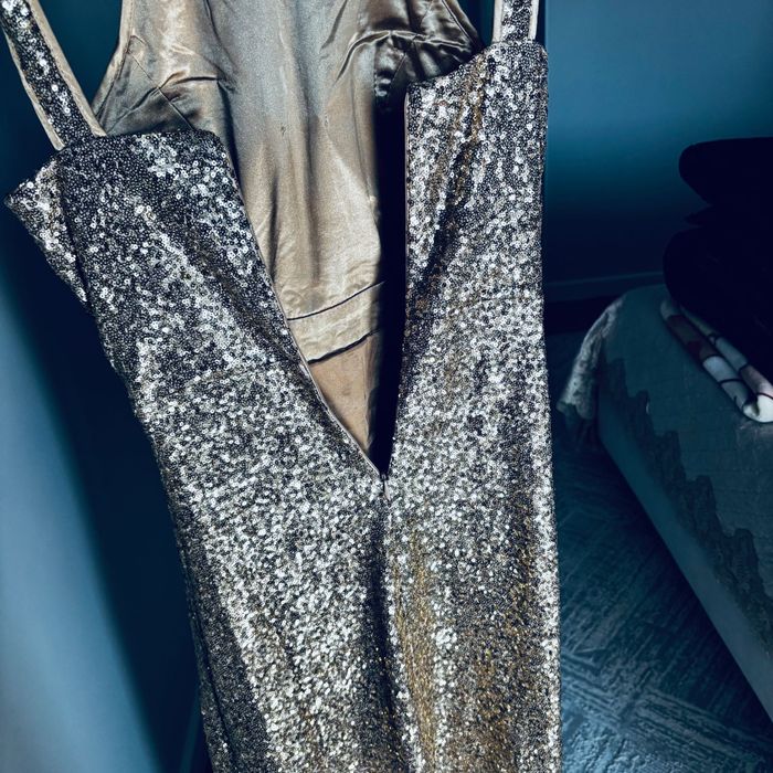 Платья вечерние/