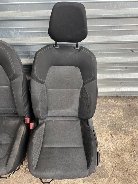 Предни седалки Renault Clio V 2021 Рено Клио 5 с забележки ном 773