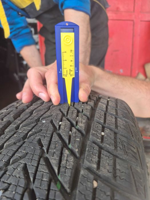 Vand set cauciucuri de iarna, pe jante, cu senzori pentru Toyota Yaris Cross