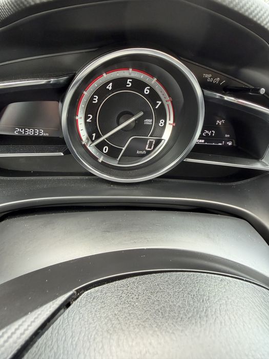 Mazda 3 Top Revolution