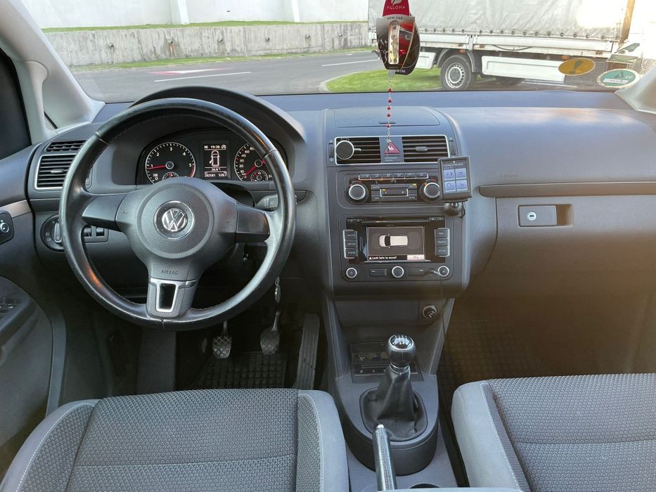 Vw toura 2.0 140 cai 7 locuri