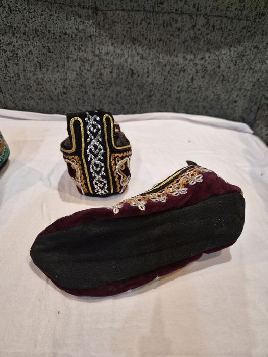 Родопски шити терлици