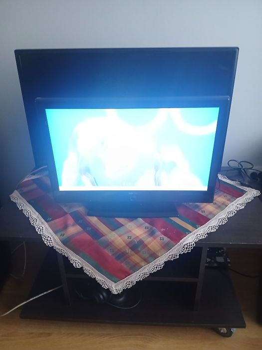 Vând TV  LG  si tv teleteh de 81cm. 32 inch philips