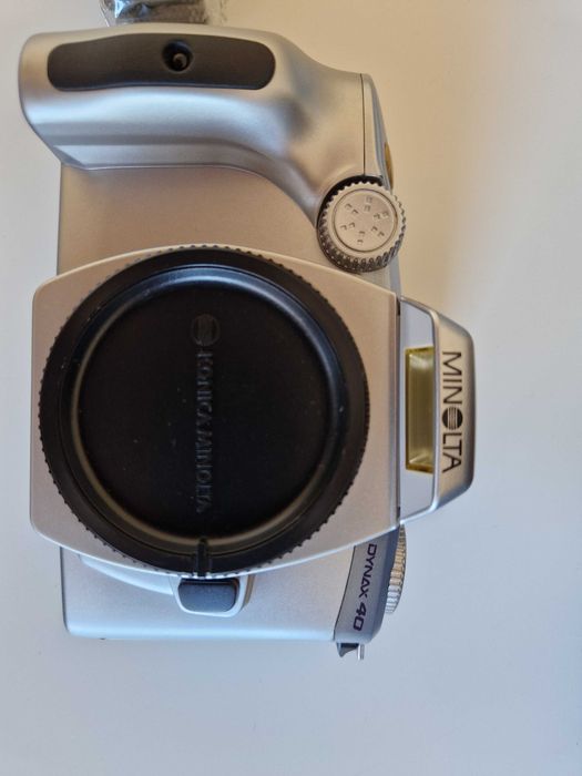 Продавам два броя лентови фотоапарати Minolta