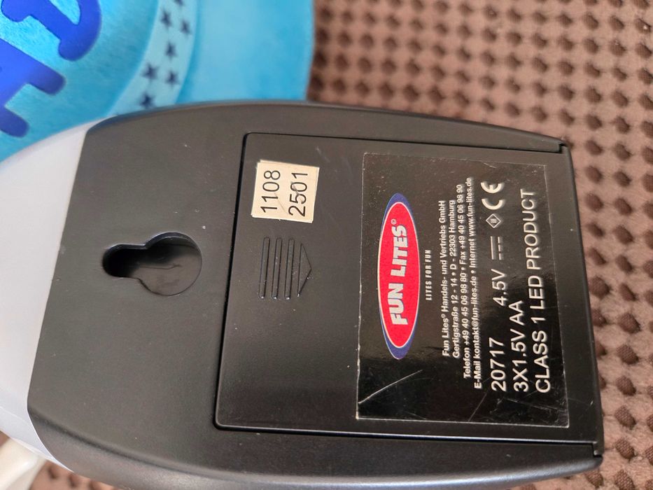 Лот играчки, раница, шапка, чаша на Малвел всичко 10 лв.