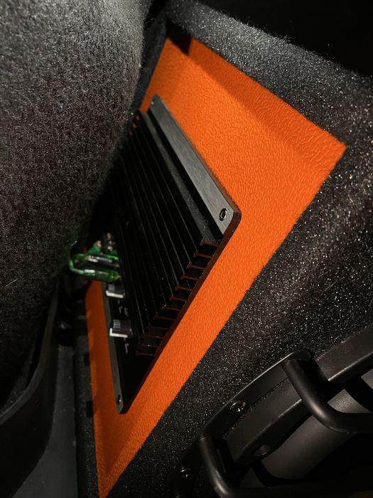 в продаже сабвуфер 5 эелемент