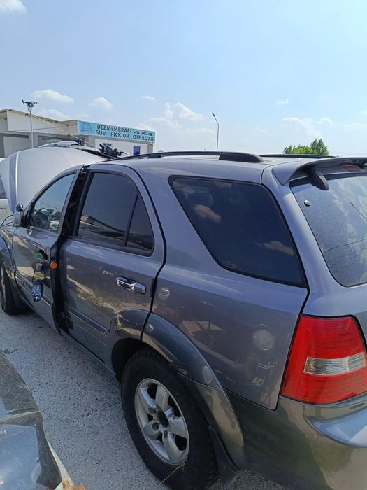 Dezmembrez kia sorento 2,5 crd 170 cp si 140 cp