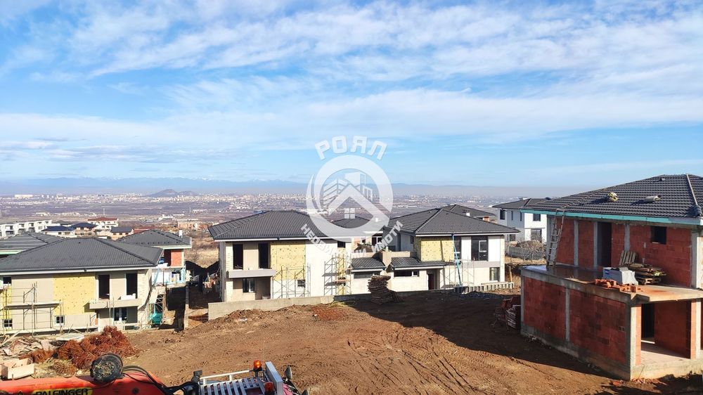 Продава се Къща в с. Марково, Област Пловдив - 203 кв.м за 1654 €/кв.м - Снимка #2