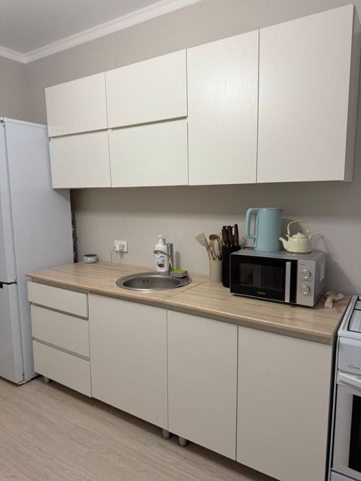 Продам кухню в отличном состоянии .