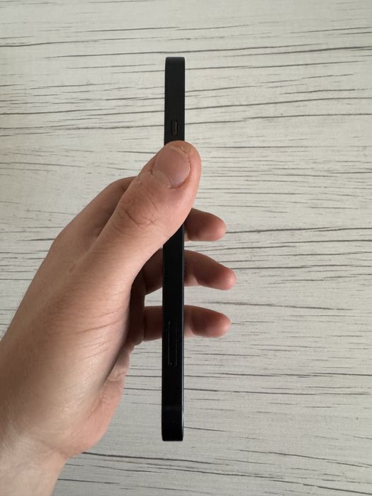 Vand Iphone 13 Midnight 128gb sau fac SCHIMB