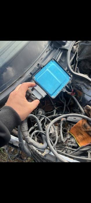 Запчасти на мерседес 124 230е