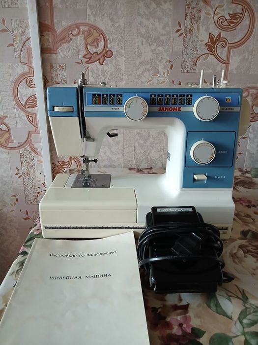 Швейная машинка Janome
