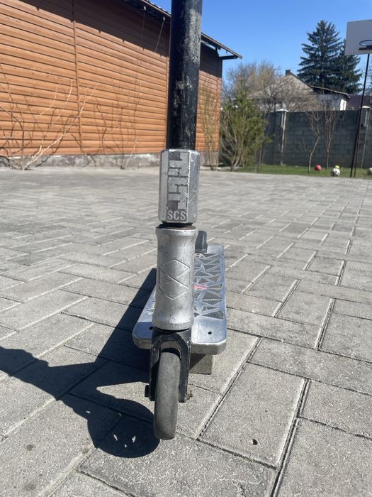 Трюковой самокат