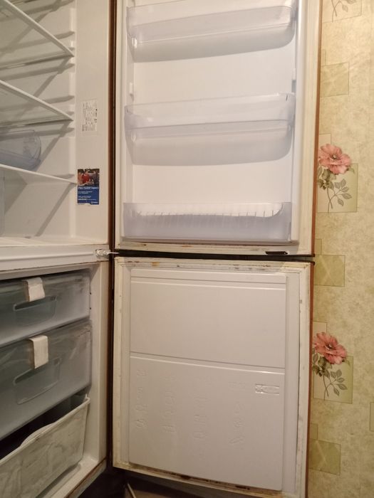 Продам б/у холодильник в рабочем состоянии
