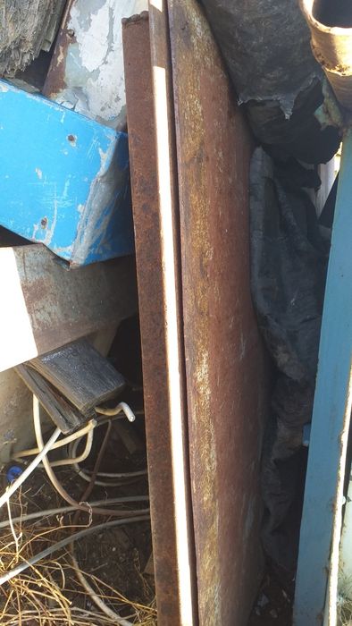 Мощная железная дверь