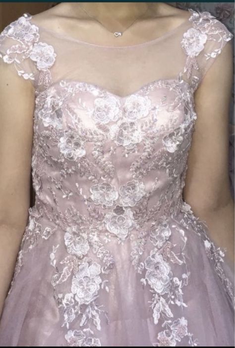 Платье на выпускной вечер