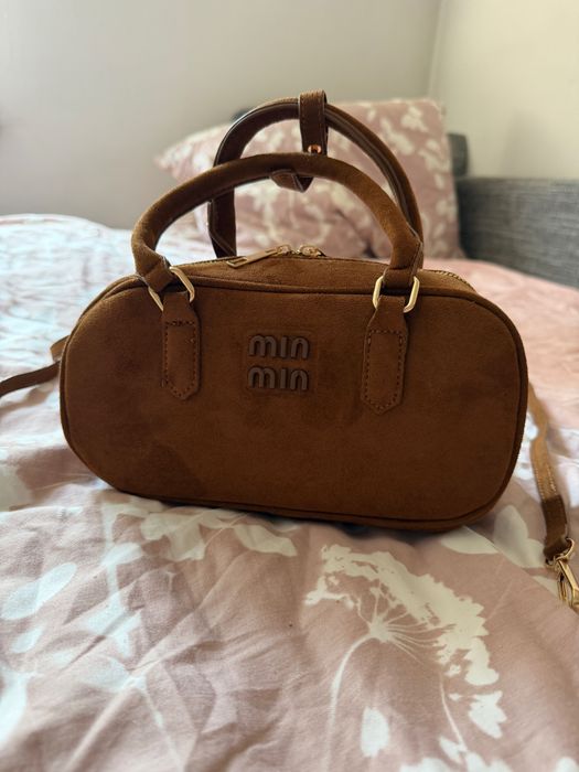Gentuta Miu Miu maro model nou