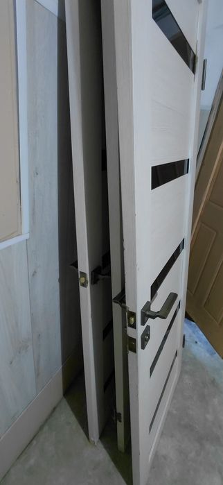 Продам три двери