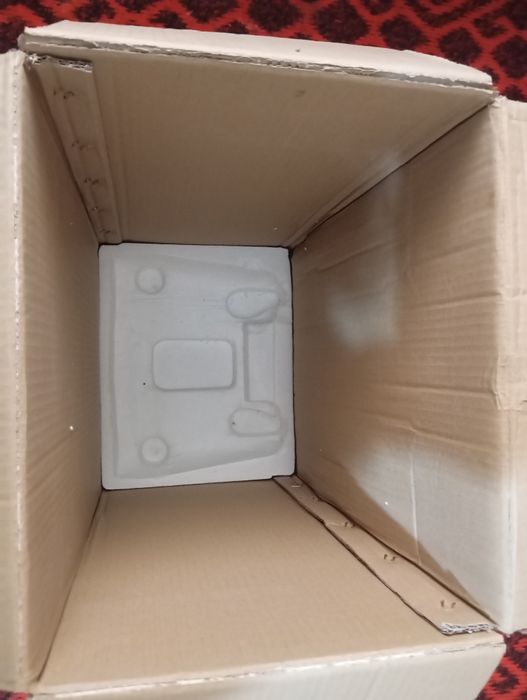 Калонка портативные 12дуюм.чистый приятные звук.бассы мягкий