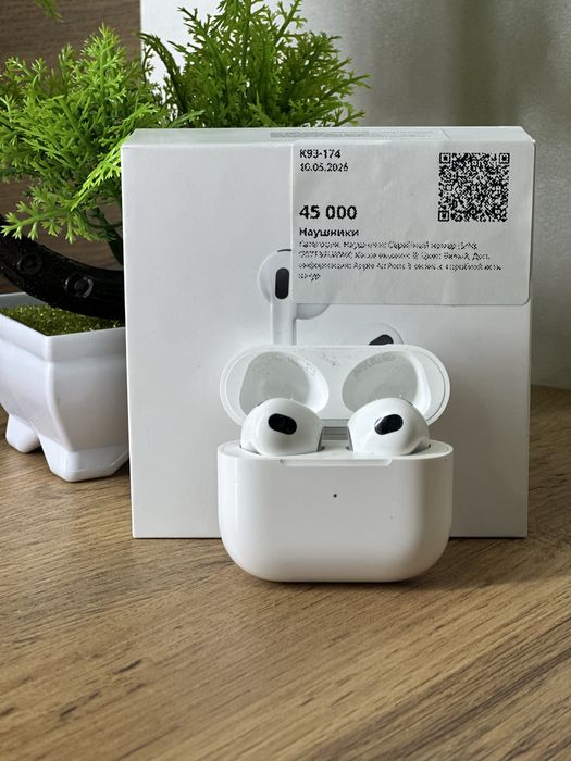 Продам наушники Airpods 3