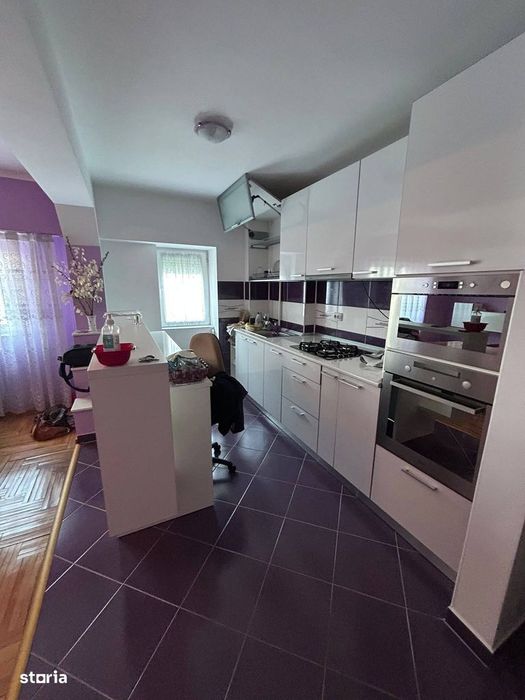De vanzare apartament cu 3 camere, situat ultracentral, zona Primariei