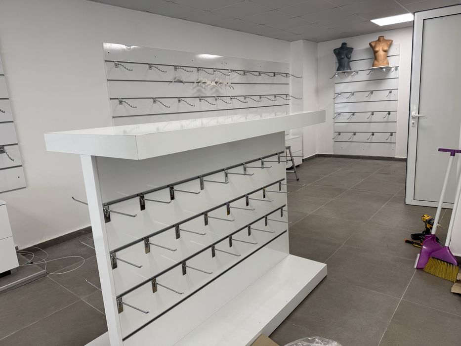 Луксозно оборудване за магазин за бельо / дрехи