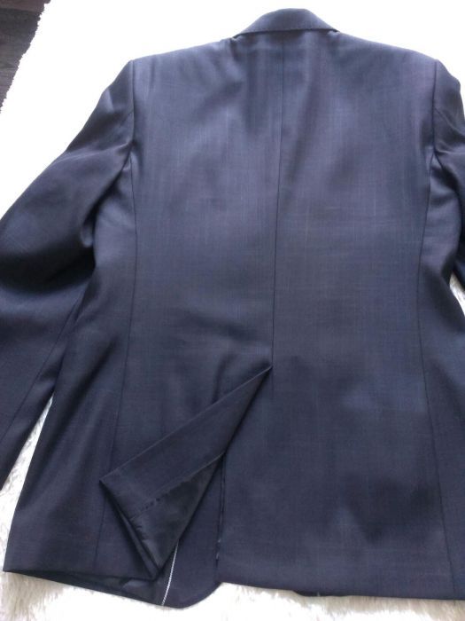 Продам классический костюм