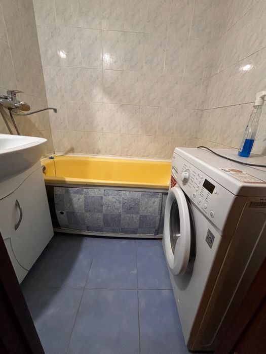 Продам 1к кв в 12мкр