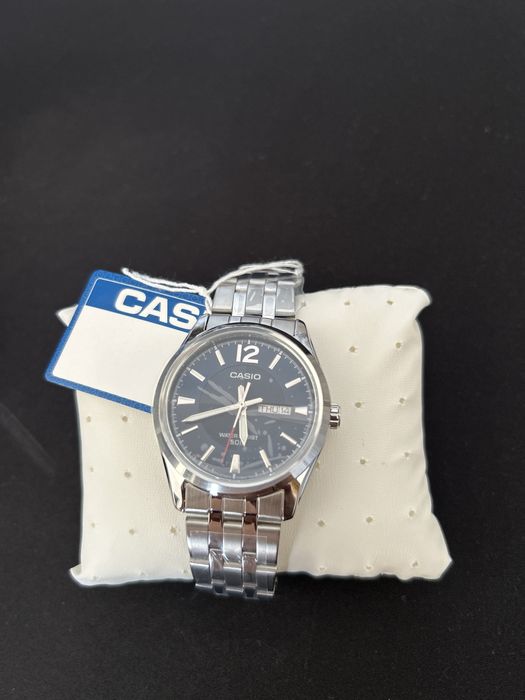 Продам часы Casio MTP-1335D-ZA