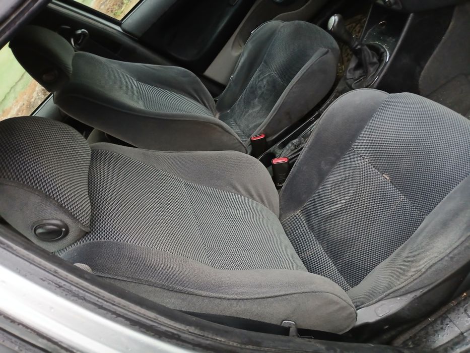 Alfa romeo 147   1.6 twin spark