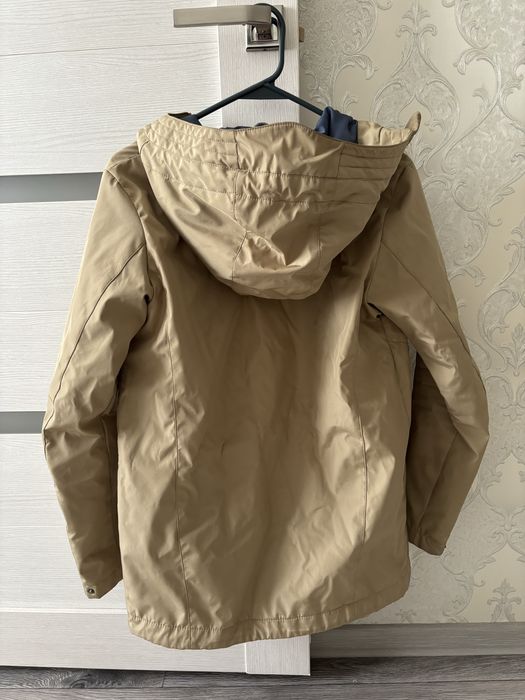 Продам подростковую куртку 165см