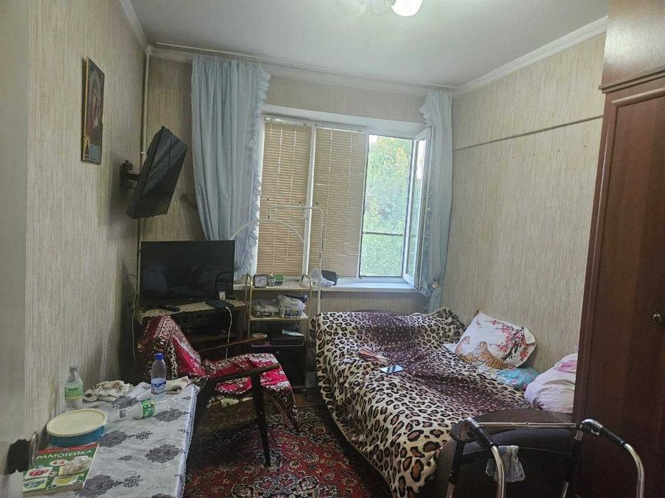 Продается 3х комнатная квартира от собственника. Ю-Абад-4. Кирпич.