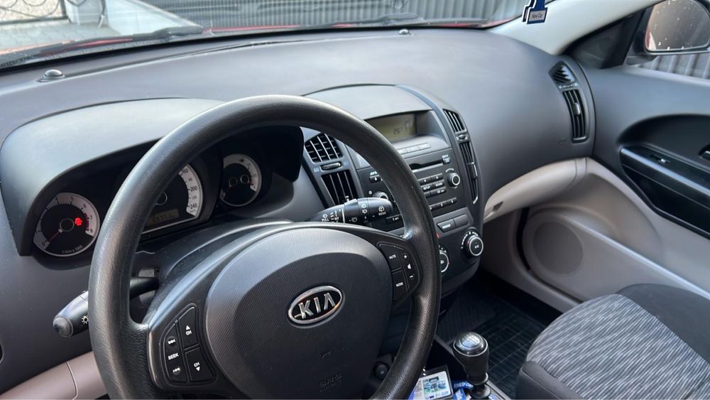 Kia Ceed 1.4 BENZINA   AN-2008-   KM-69.500-