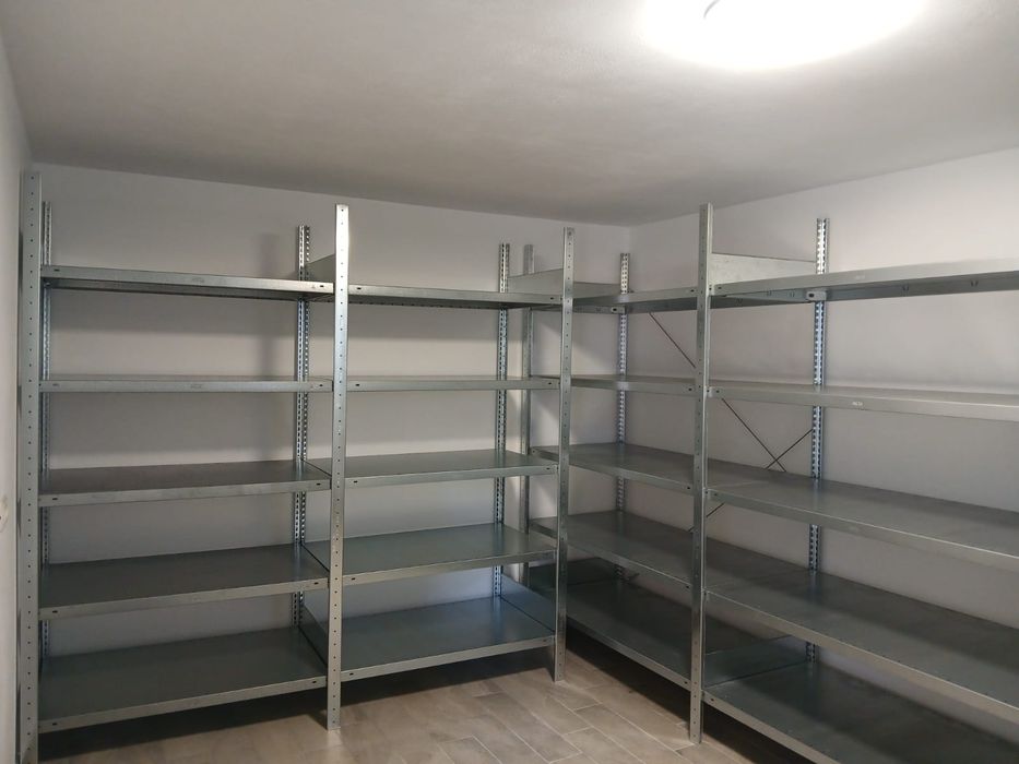 Rafturi depozitare articole menaj