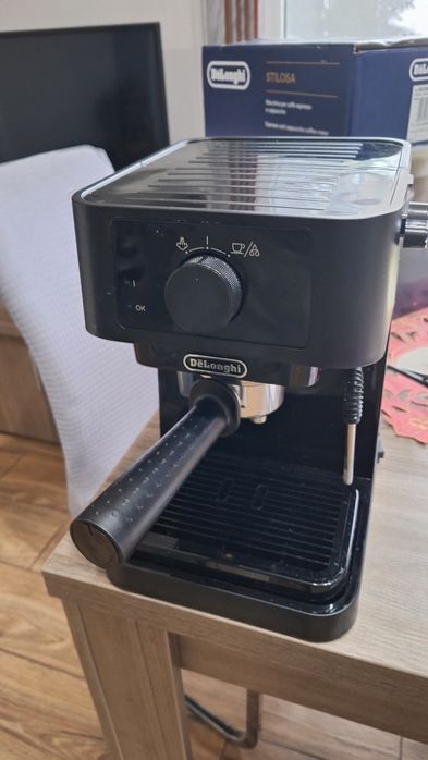 De vănzare expresor de cafea Delonghi !