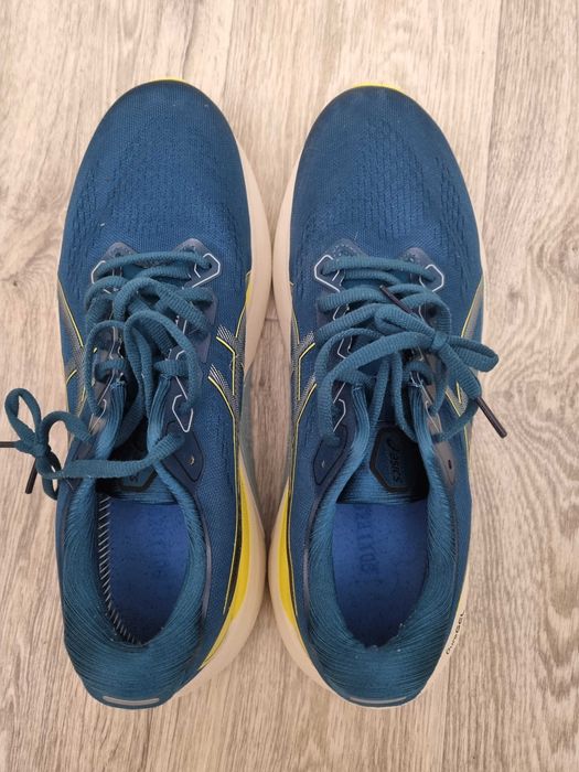 Продавам ASICS GEL-KAYANO 30 (Номер 45) , без стелки