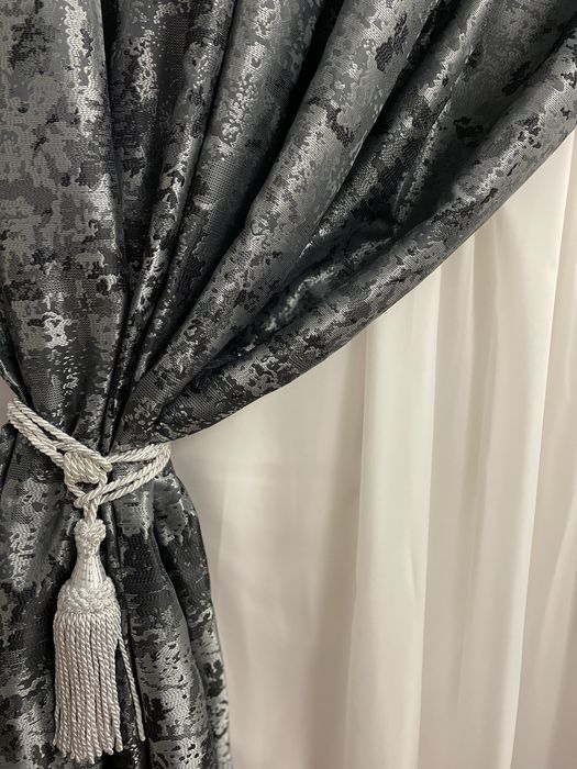 Draperie gata lucrata
