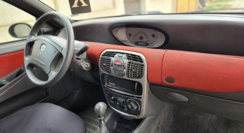 На части! Lancia Ypsilon 1.2 8v 60 конски сили