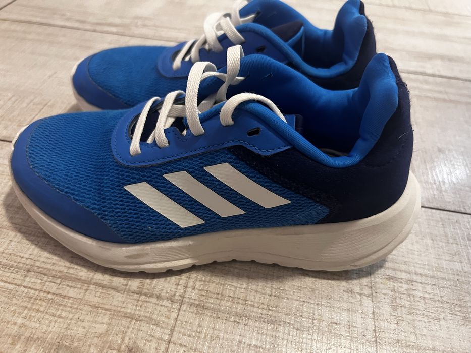 Маратонки Адидас 2 броя размери 35 1/2 и 37/13