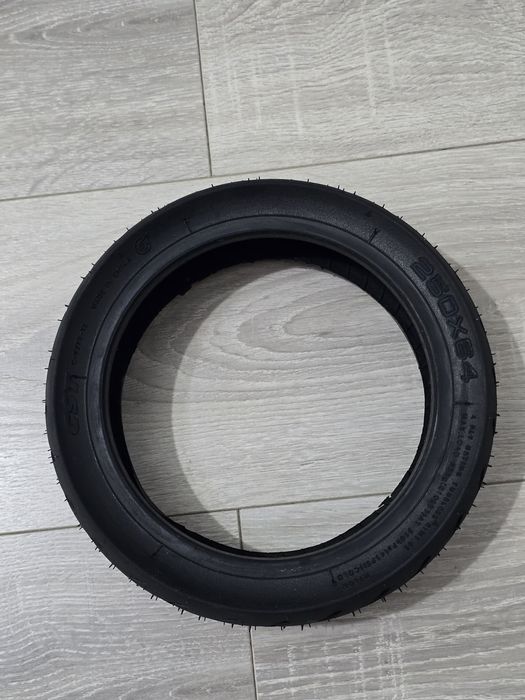 Anvelopă trotinetă Xiaomi 4 Ultra – 10 inch, tubeless, antiderapantă